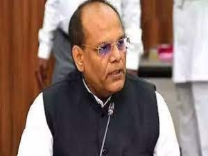 former-telangana-cs-appointed-chief-advisor-to-cm